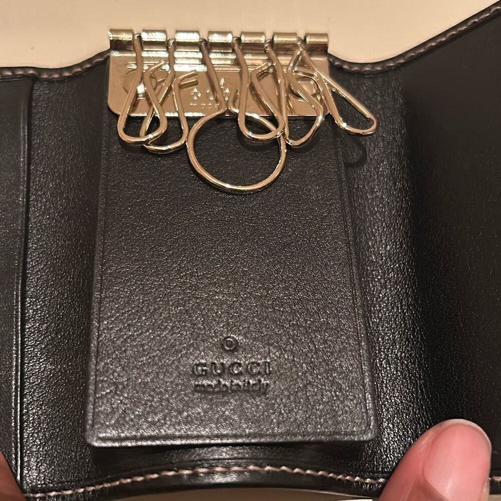 Gucci Foldover Key Holder Card Case Black Leather Script Logo Luxury Minimalist - Picture 6 of 11